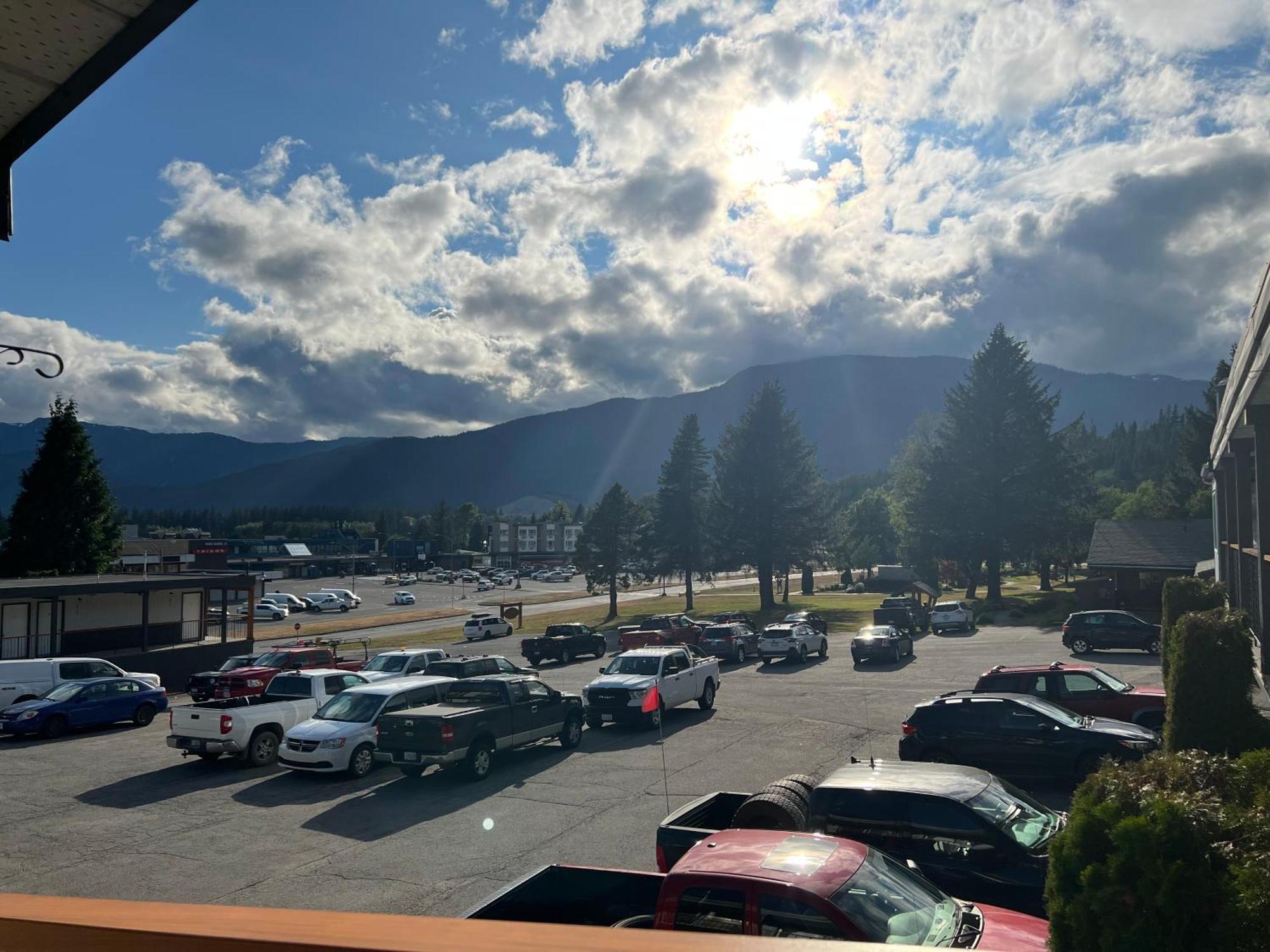 Chalet Inn Kitimat Εξωτερικό φωτογραφία