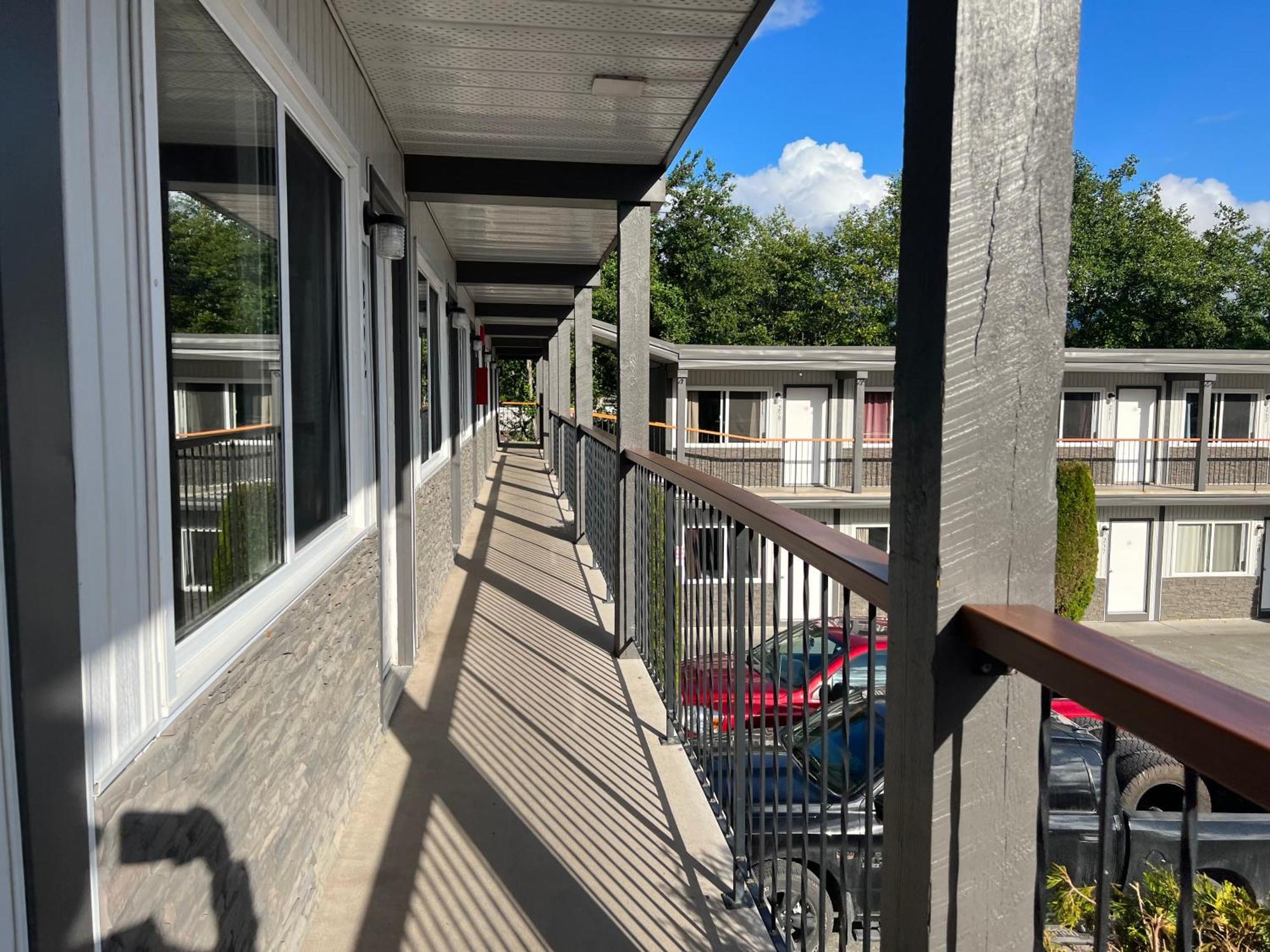 Chalet Inn Kitimat Εξωτερικό φωτογραφία