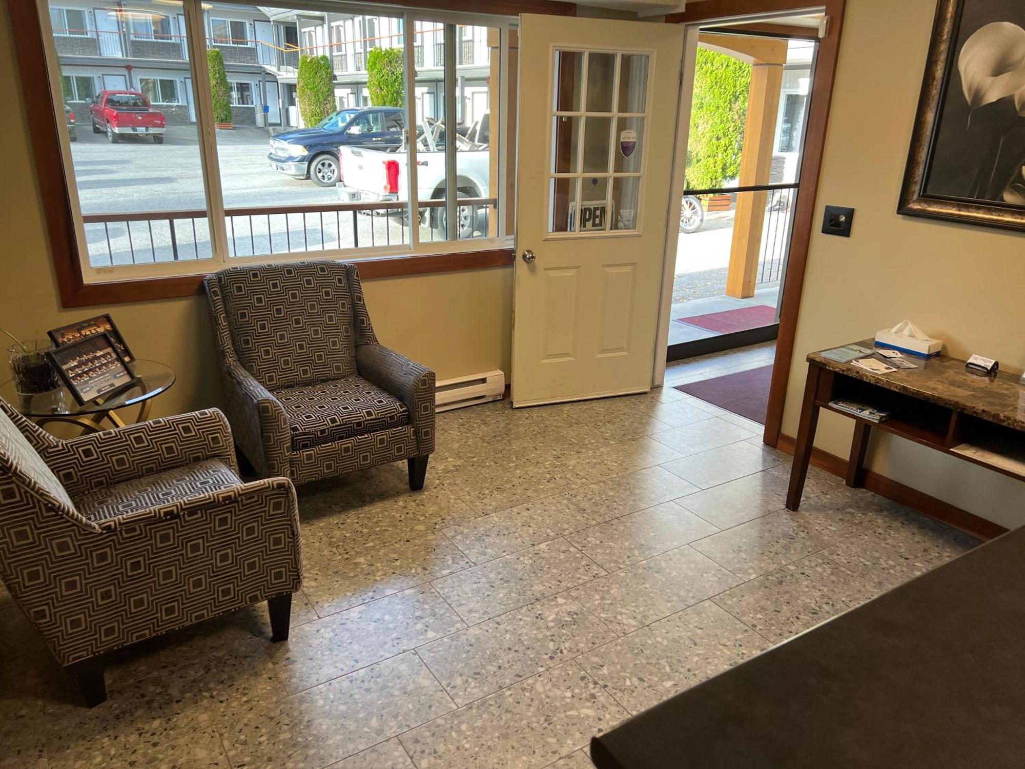 Chalet Inn Kitimat Εξωτερικό φωτογραφία