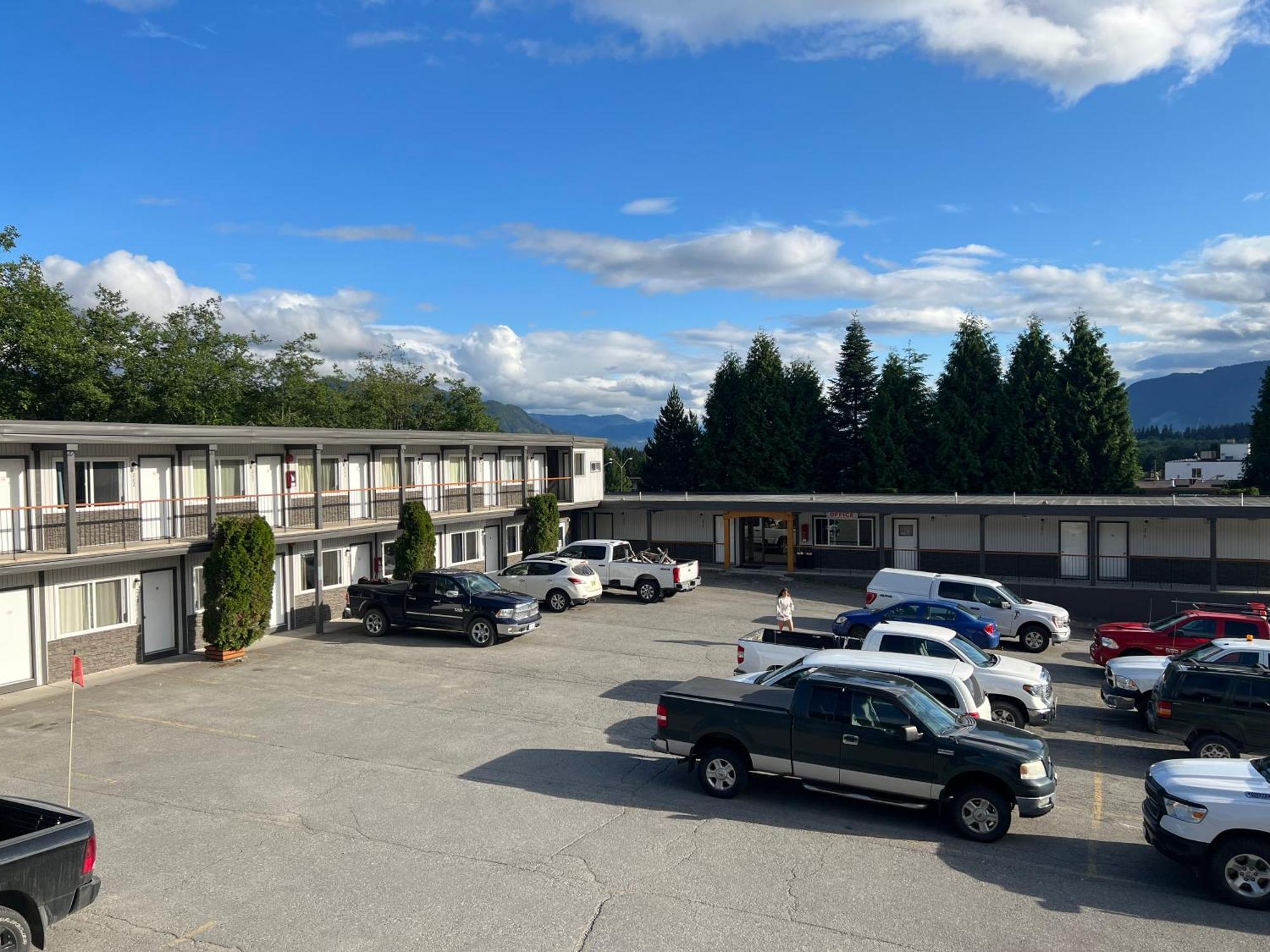 Chalet Inn Kitimat Εξωτερικό φωτογραφία