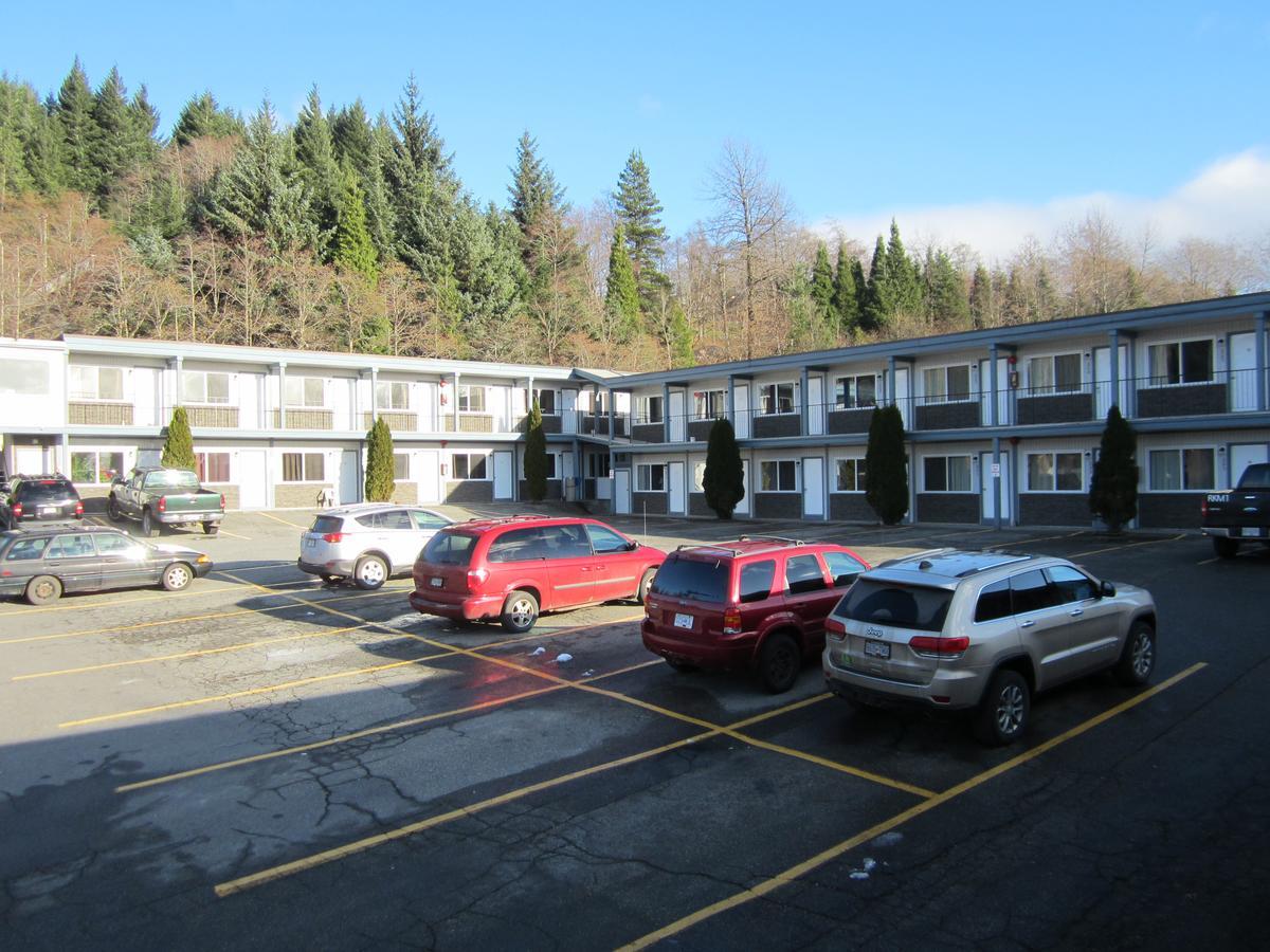 Chalet Inn Kitimat Εξωτερικό φωτογραφία