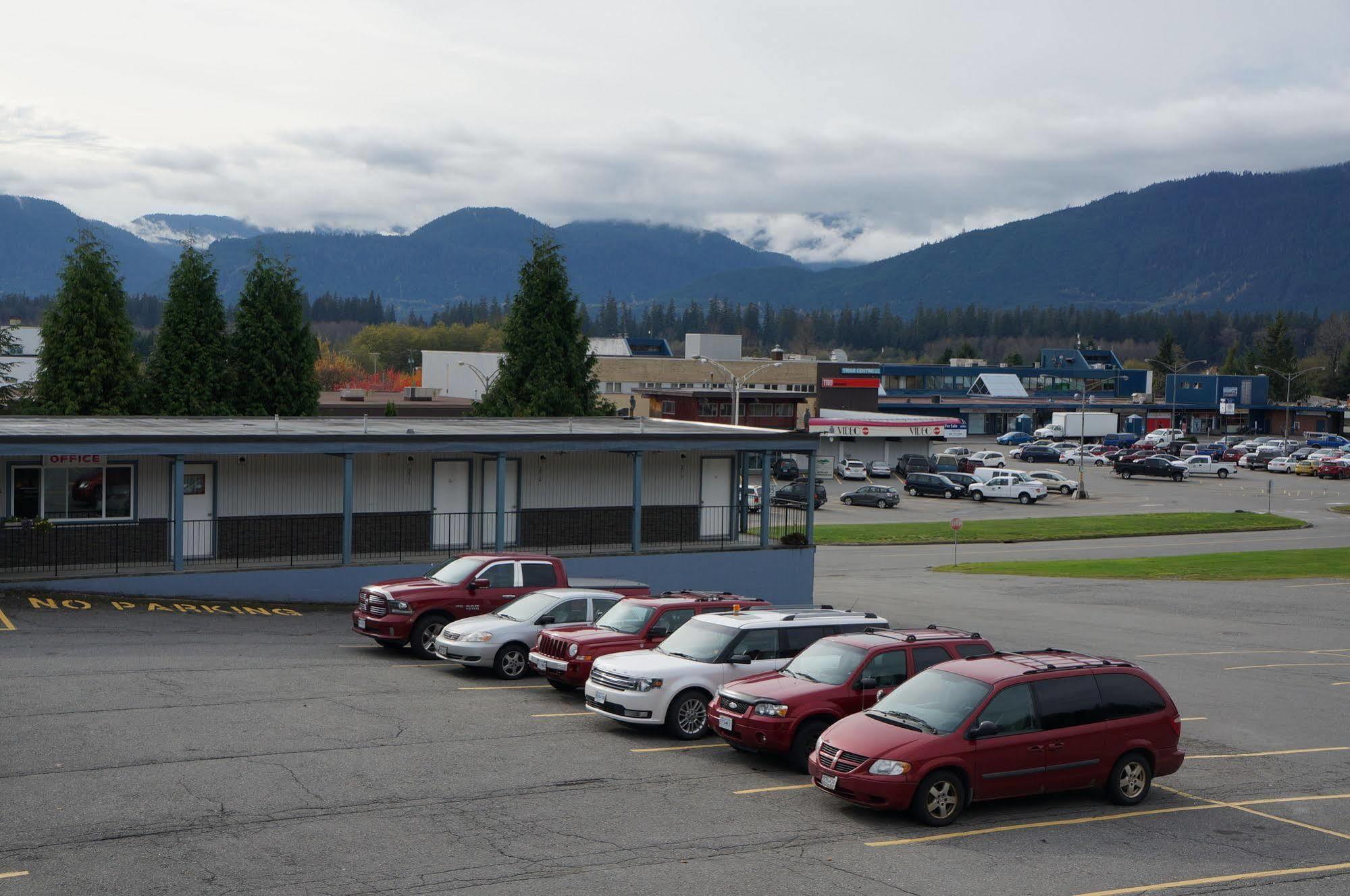 Chalet Inn Kitimat Εξωτερικό φωτογραφία
