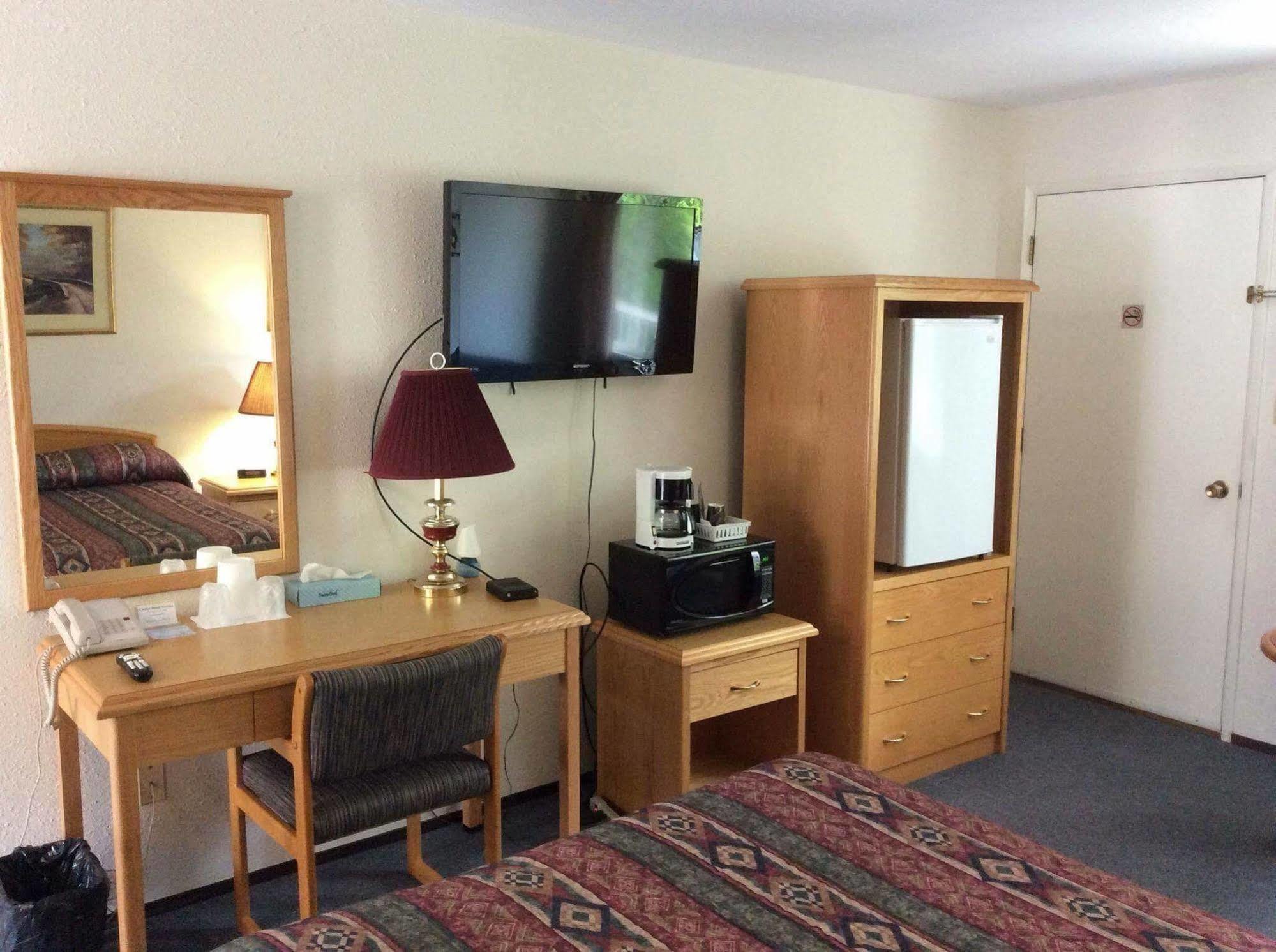 Chalet Inn Kitimat Εξωτερικό φωτογραφία