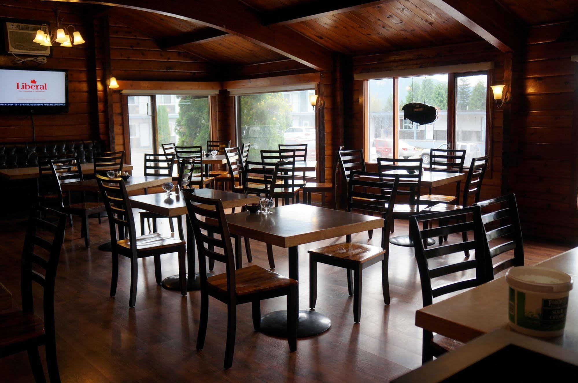 Chalet Inn Kitimat Εξωτερικό φωτογραφία